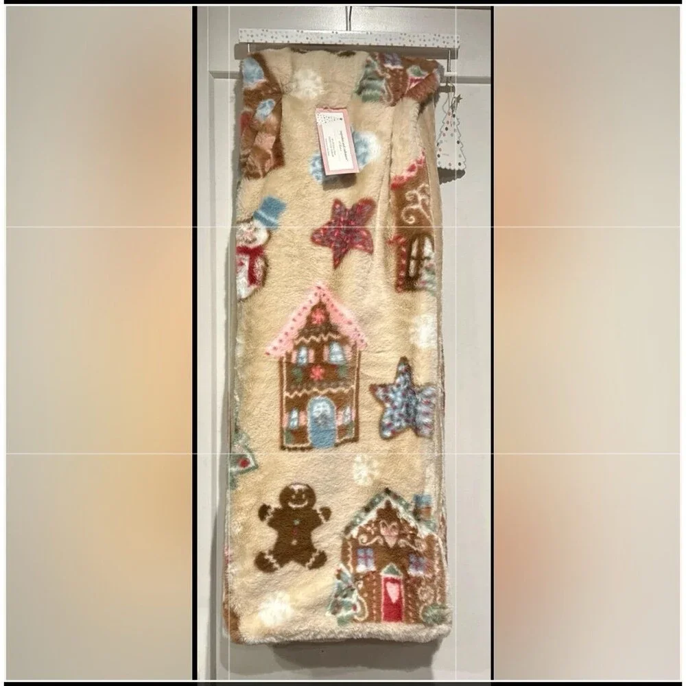 Cupcakes and Cashmere Gingerbread Faux Fur Blanket Viral TikTok